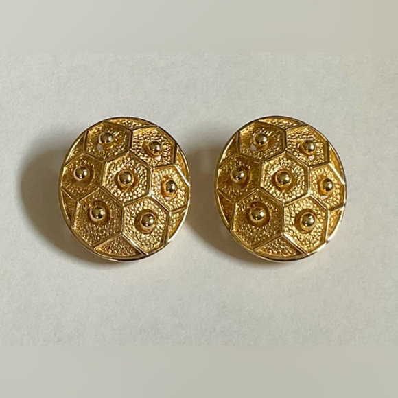 Christian Dior Vintage Beehive Tortoise Shell Basketweave Clip On Earrings EUC - Picture 1 of 5